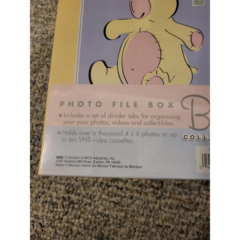 Baby Photo File Keepsake Box Holds over 1,000 4 x 6 photos New Gender Nuetral
